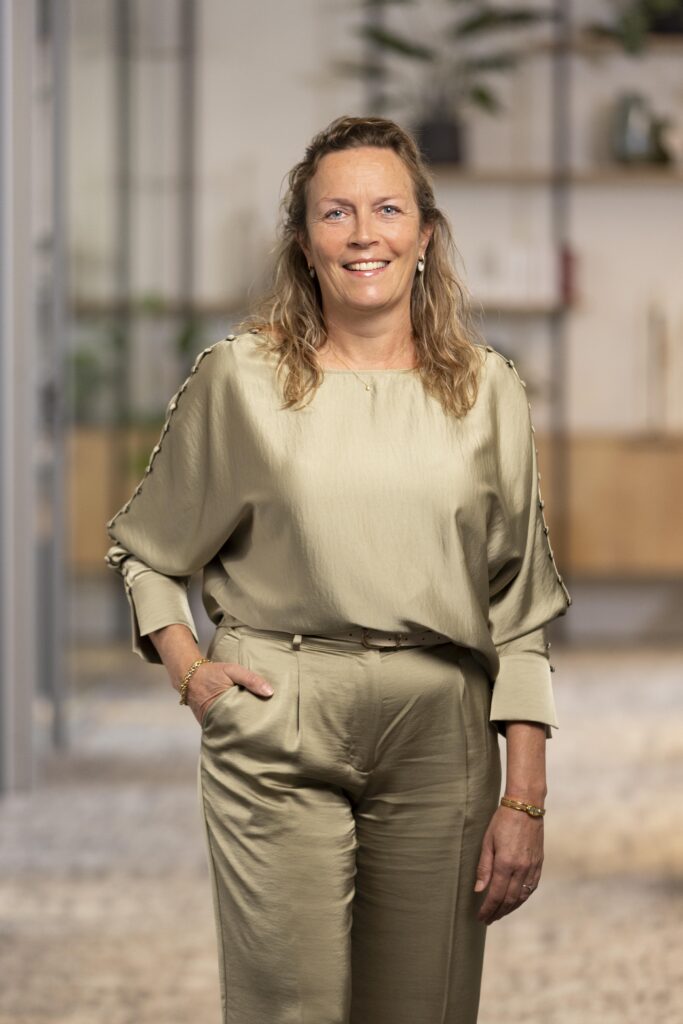 A. (Adri) Robijn-Middelhoek - Salarisadministrateur