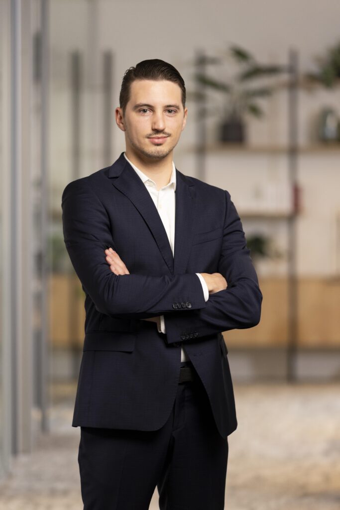 A. (Arjan) Ligthart - Assistent-accountant