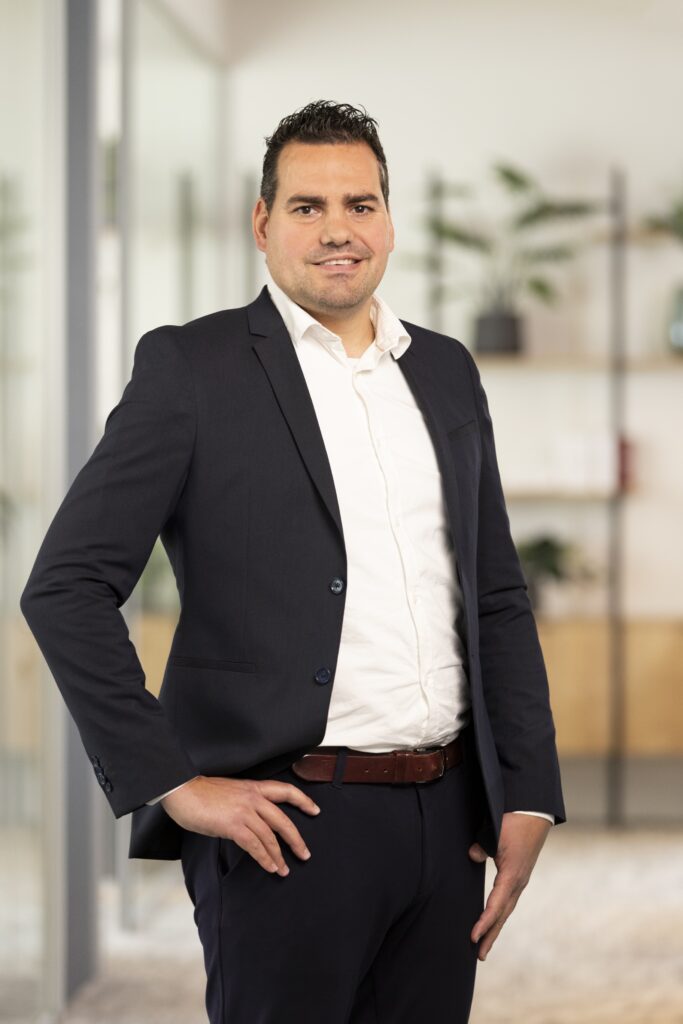 J. (Jordi) van Santen - Assistent-accountant